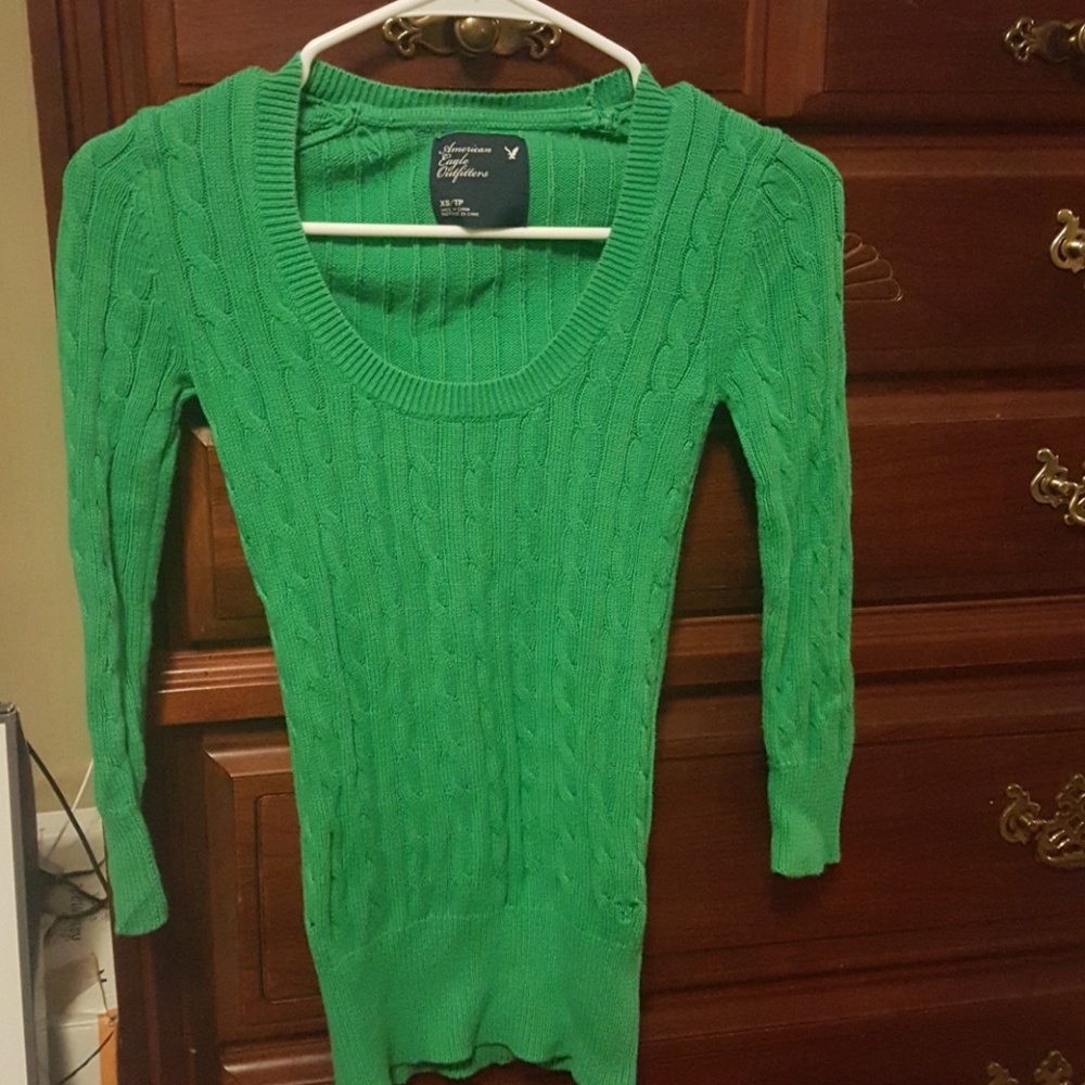 American Eagle Sweater